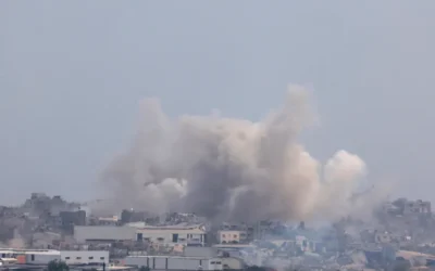 Footage shows wild fires reaching settlements in northern Israel