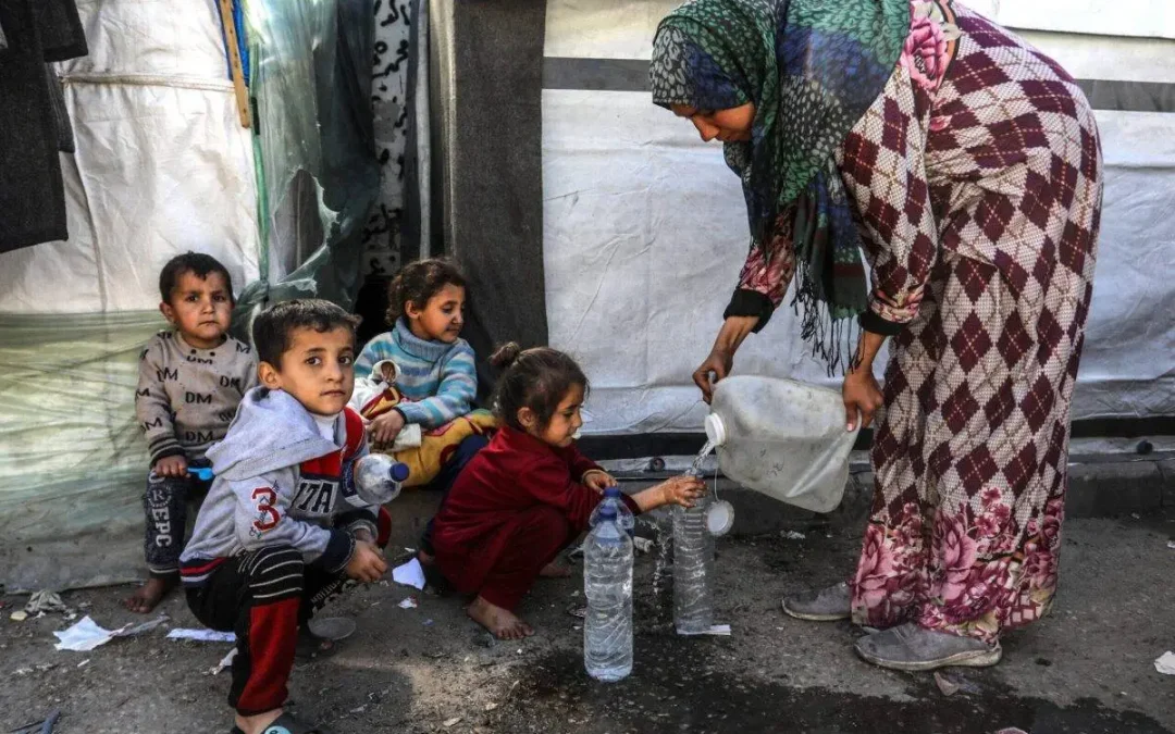 UNRWA: 75% of Gazans drink contaminated water, 90% of children sick