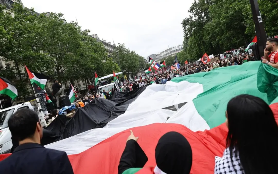 Vote left or abstain: Muslims face stark election choice in France