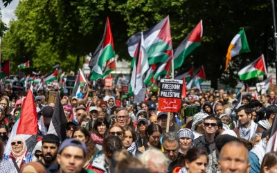 Hundreds of thousands march for Palestine in London