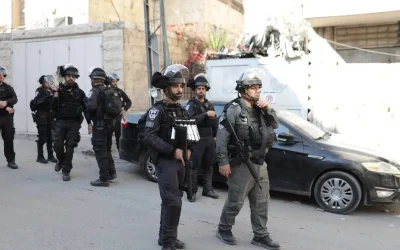 Israel forces raid shops in Shuafat camp in East Jerusalem