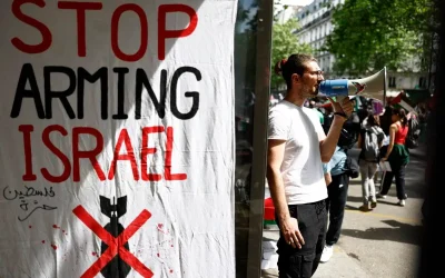 Germany has stopped approving war weapons exports to Israel, source says